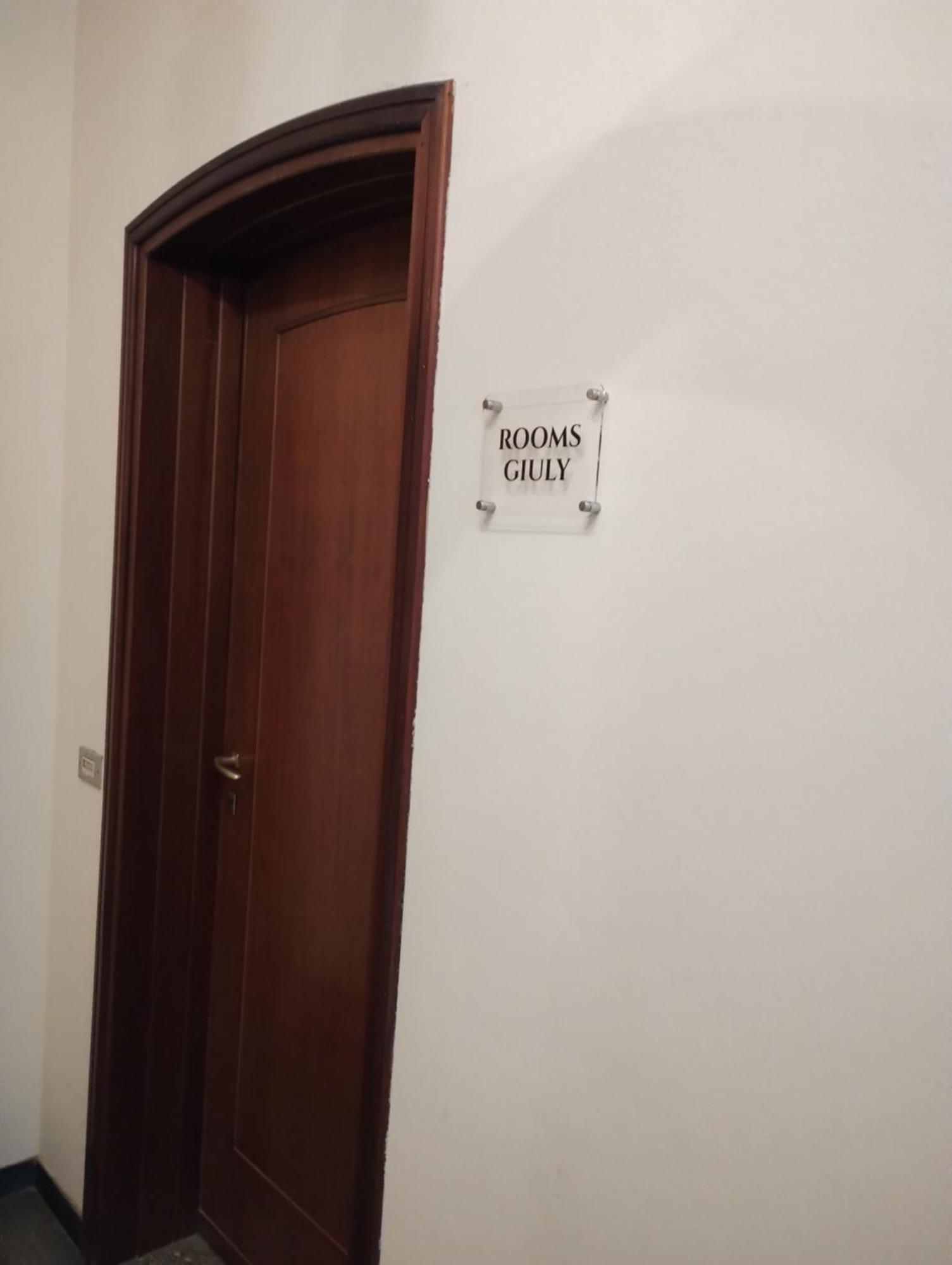 Palazzo Cusani Charming Rooms Vercelli Exterior foto