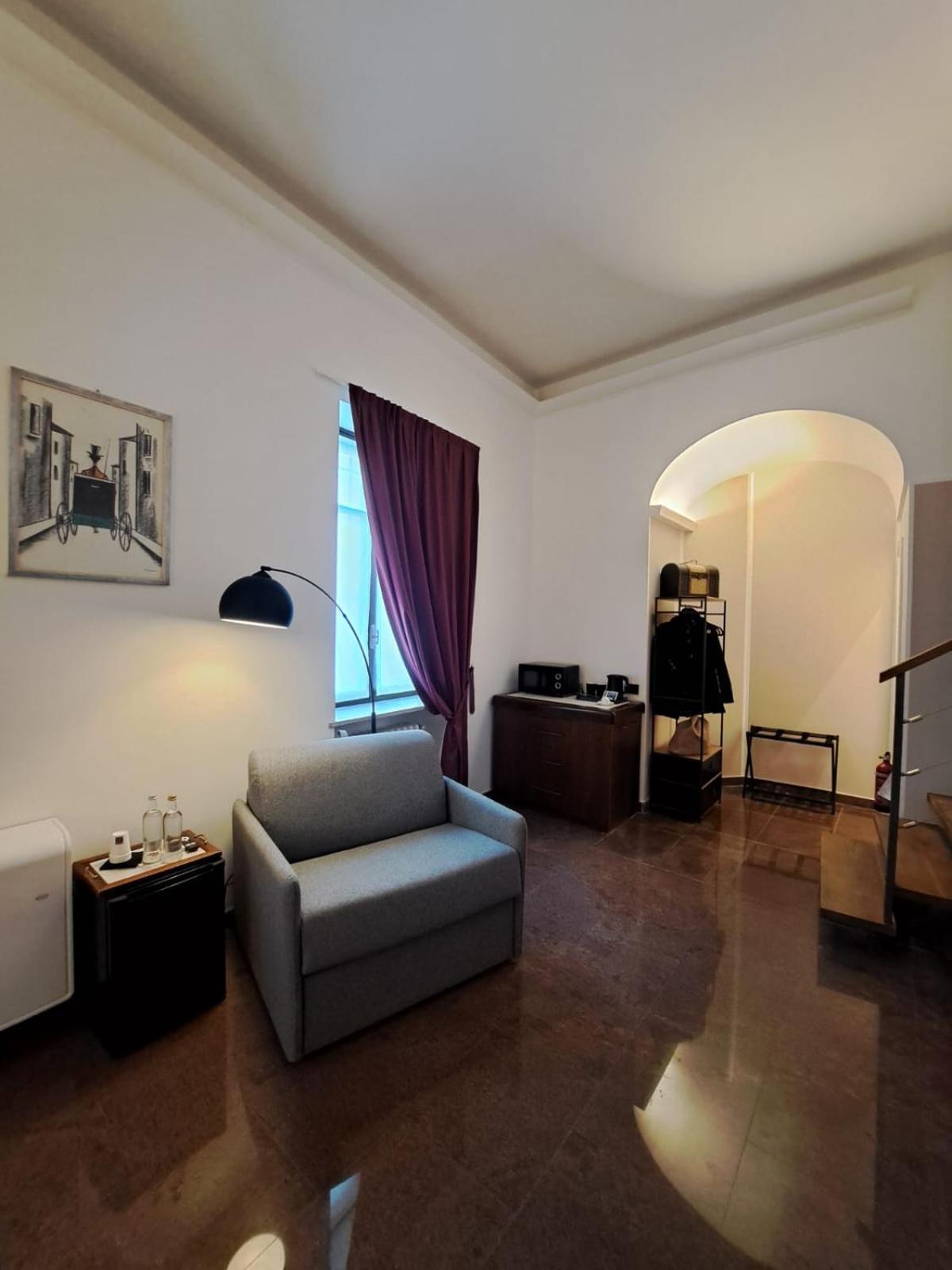 Palazzo Cusani Charming Rooms Vercelli Exterior foto