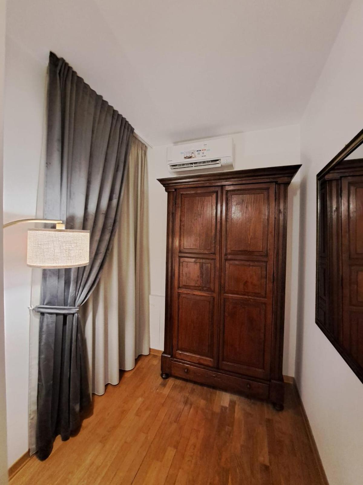 Palazzo Cusani Charming Rooms Vercelli Exterior foto